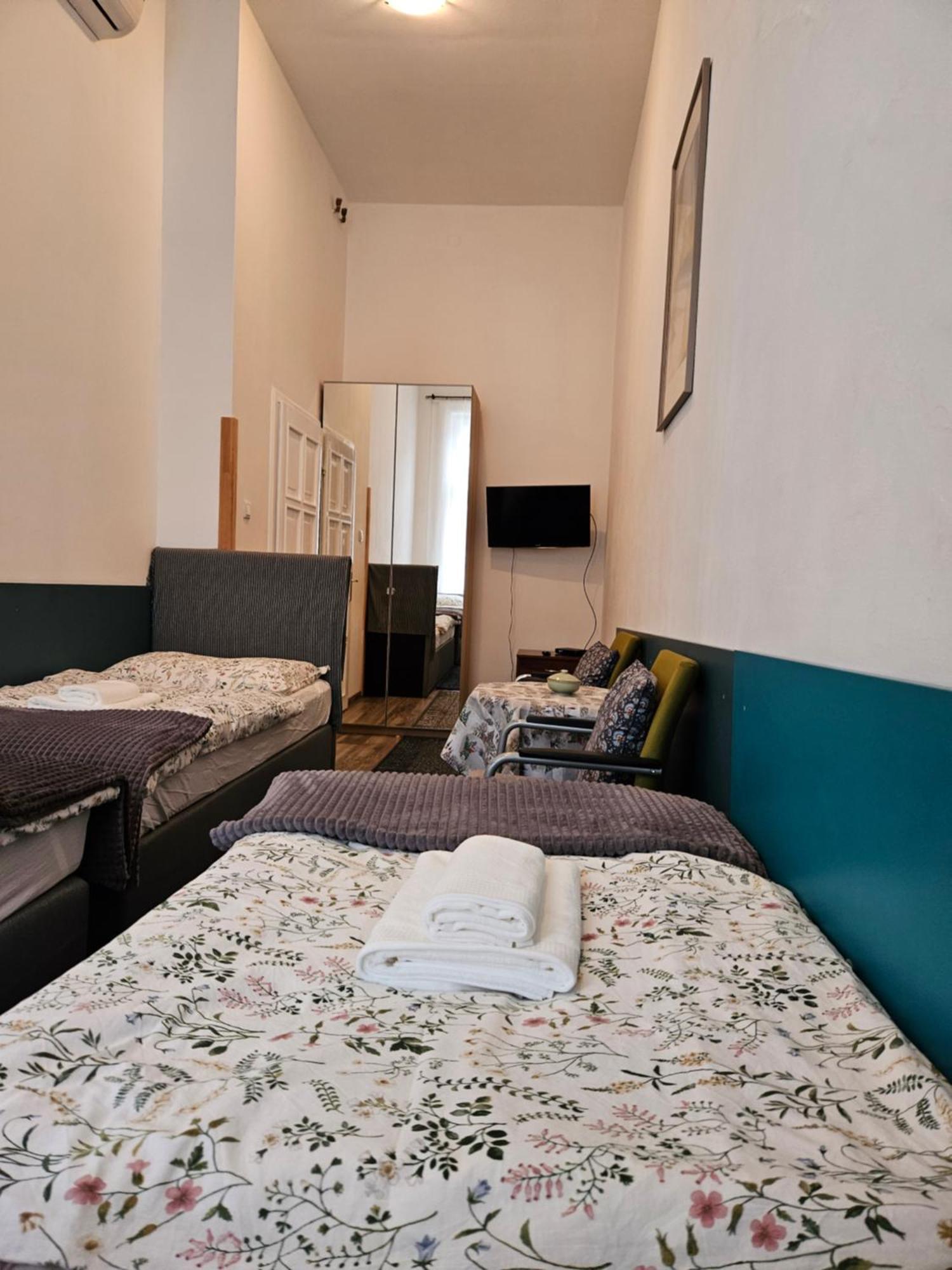 Danubescree Cozy Apartment Budapest Esterno foto